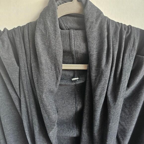 Rare‎ Lululemon Women’s Iconic Wrap | Dark Heather Grey | Size 6 Discontinued - Picture 2 of 7